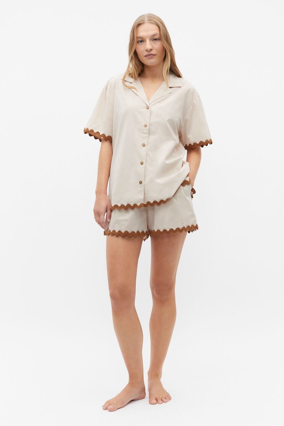 Scallop-trim sleepwear