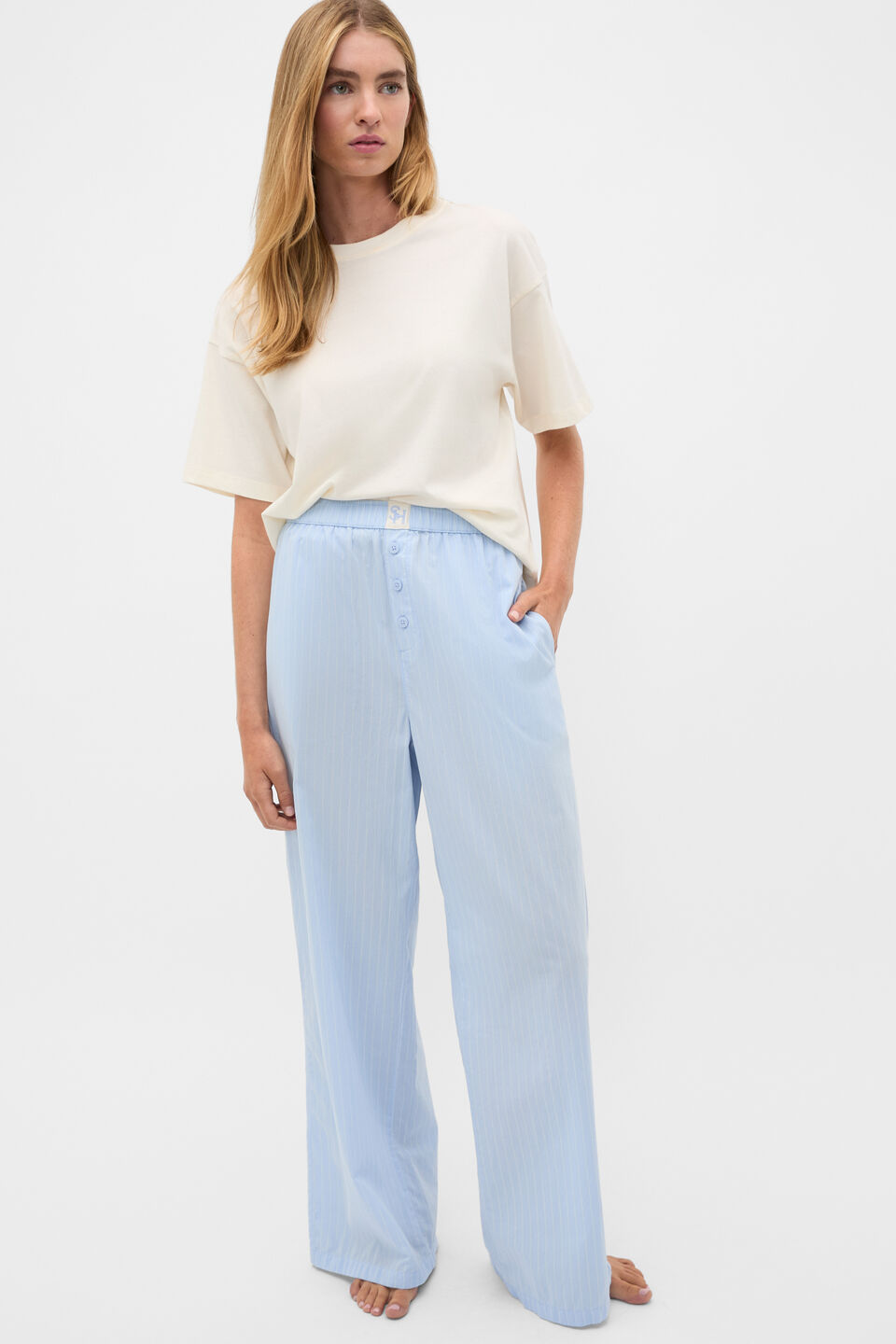 T-shirt and lounge trouser